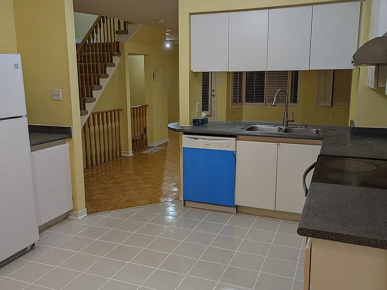 18 Clark Ave W #192 — Photo 7