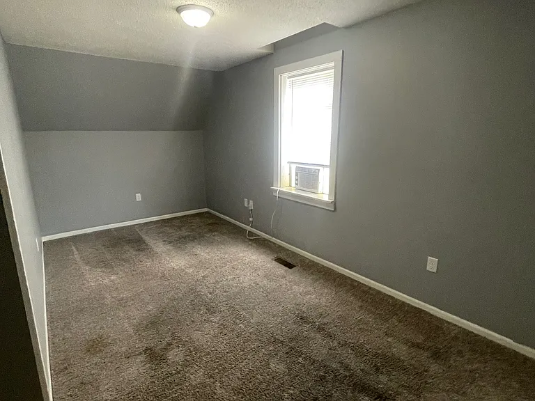 1103 N 8th St #4 — Photo 3