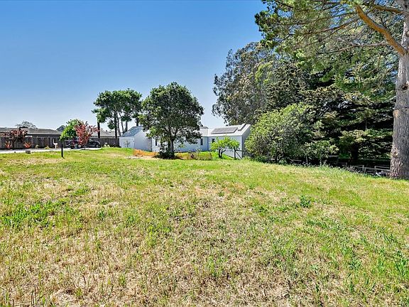 4th image of 19 Barker Ct