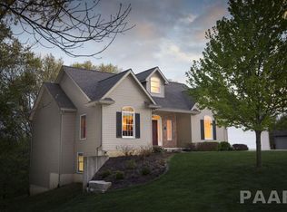 4216 E Deer Hart Dr, Chillicothe, IL 61523