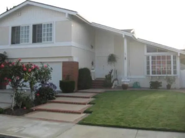 20282 Wind Cave Ln, Huntington Beach, CA 92646