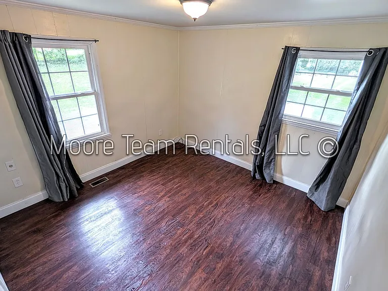 120 Robin St — Photo 8