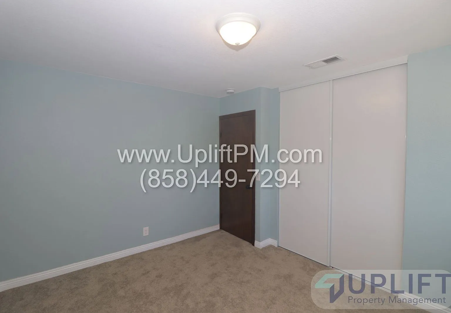 4 bed, 2.5 bath, 2430 sqft, $4,300 — Photo 4