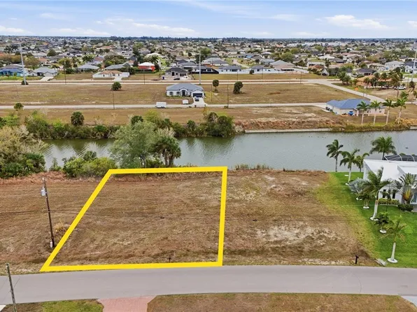 1712 NW 9th St, Cape Coral, FL 33993