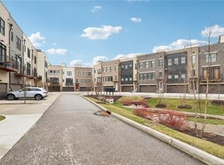 11214 N Park Pl, Cleveland, OH 44106