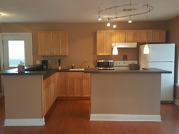 5th image of 18485 Riverline Dr W