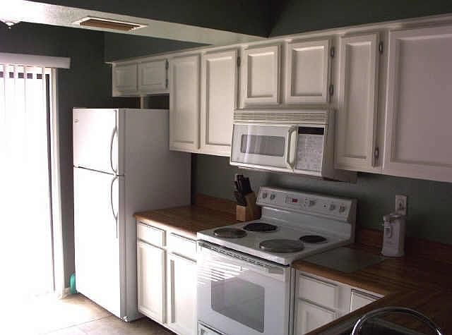 2nd image of 302 N SYCAMORE Street #20