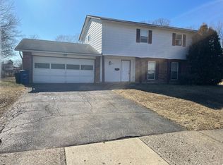 621 E Schrock Rd, Westerville, OH 43081