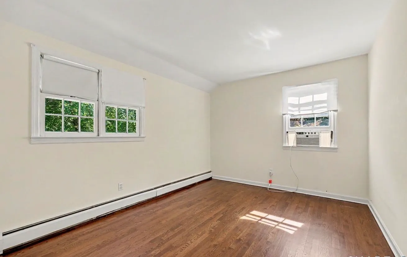 3 bed, 1.5 bath, 1200 sqft, $5,000 — Photo 4