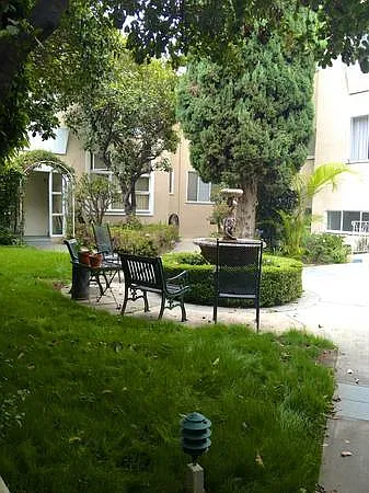11707 W Sunset Blvd