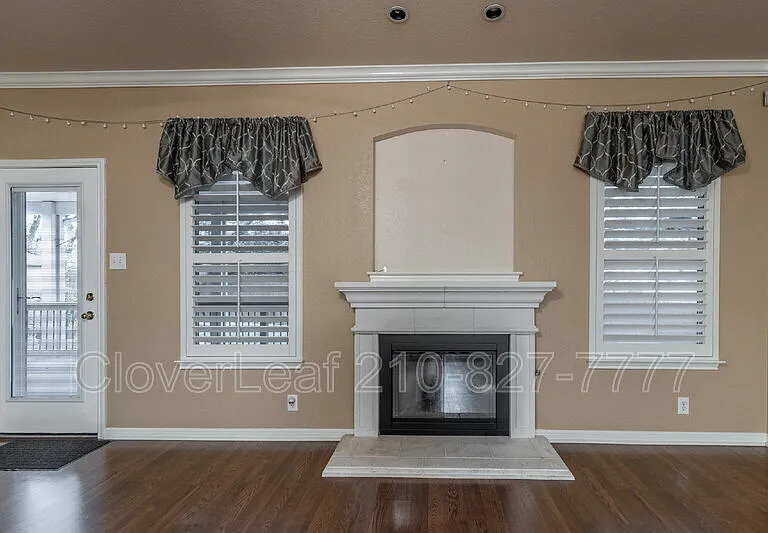22714 Sabine Smt — Photo 15