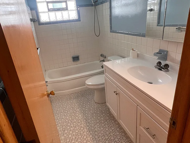 1331 W Nine Mile Rd #1 — Photo 5