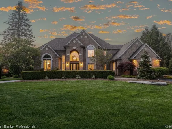 2531 Cedar Brook Ct, Rochester Hills, MI 48309