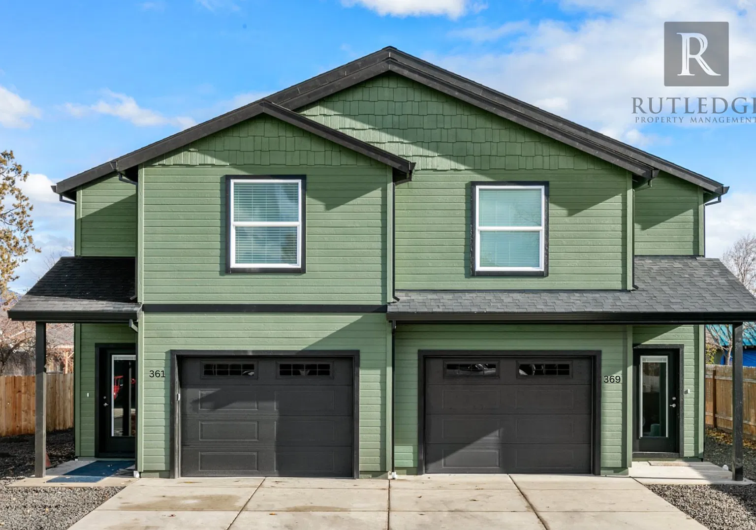 3 Bed/2.5 Bath Townhome in Medford — Photo 1