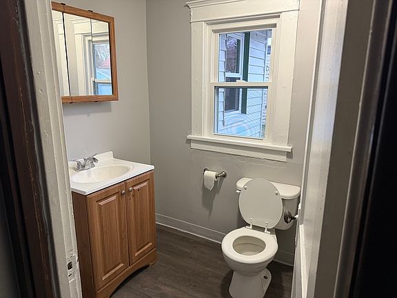 5th image of 1596 Kenilworth Ave SE