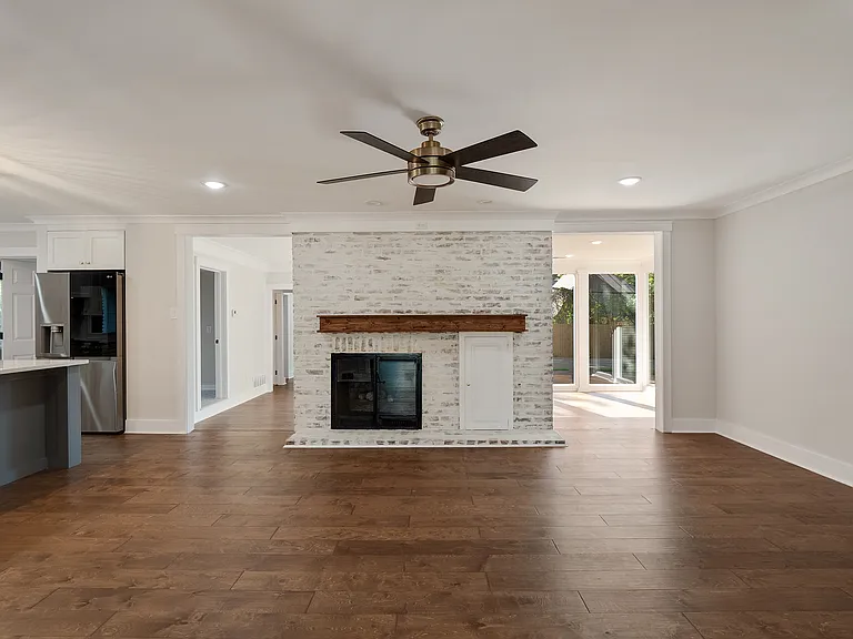 519 Thorn Ridge Cv — Photo 21