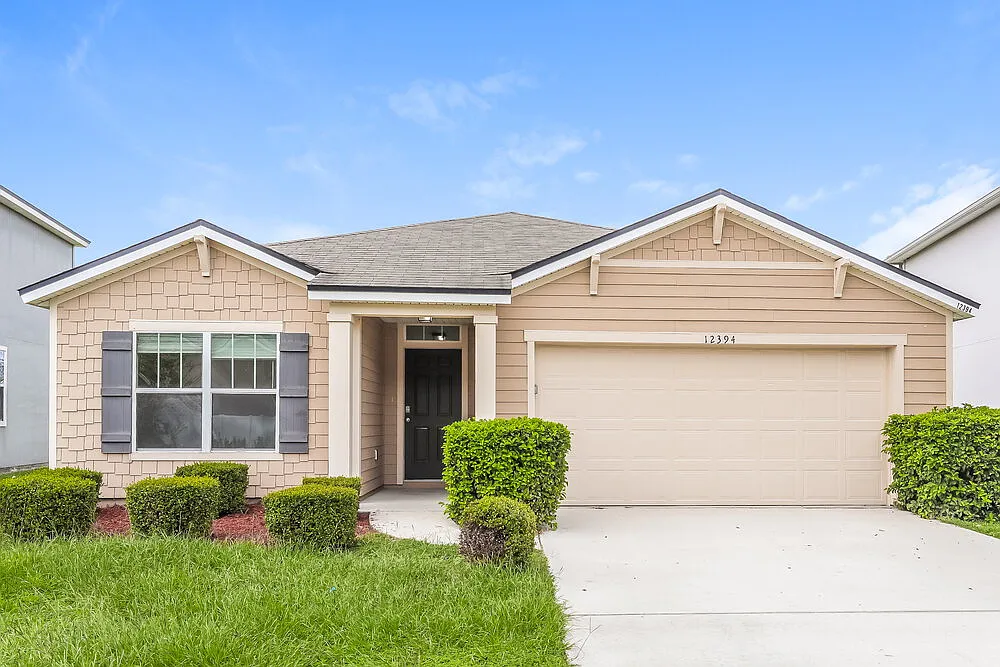 3 bed, 2.0 bath, 1711 sqft, $1,885 — Photo 1