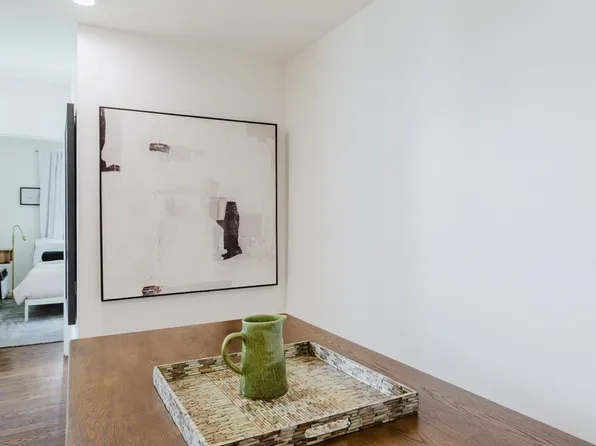 323 East 51st Street image 6 of 26