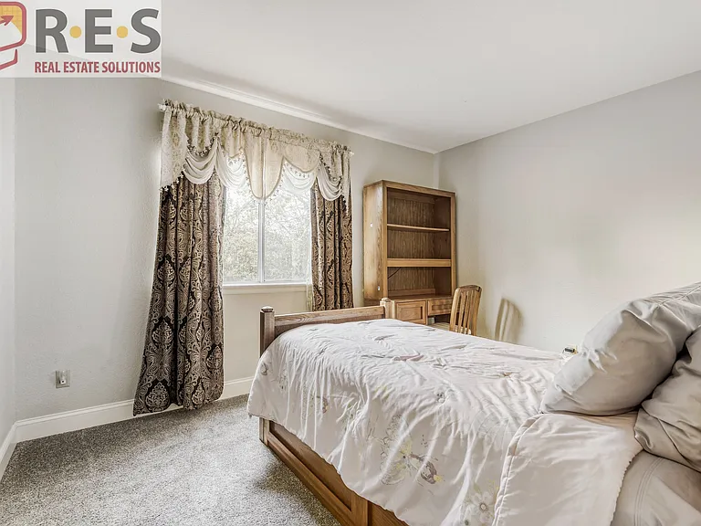 9853 Salford Ln — Photo 12