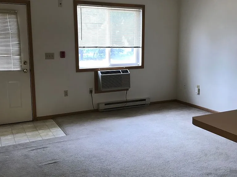 1051 Imperial Cir — Photo 14