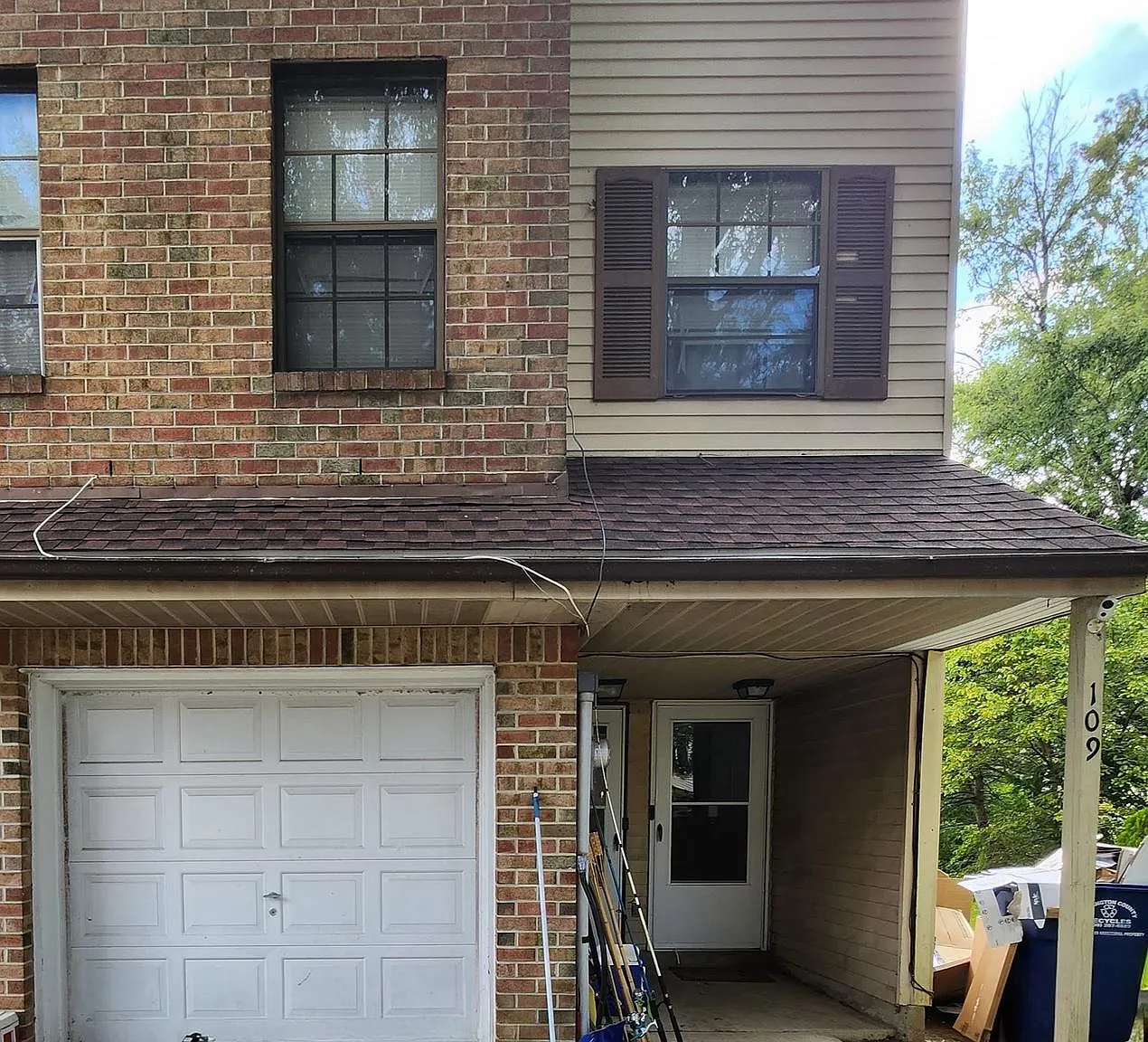 3 bed, 2.5 bath, 2416 sqft, $2,300 — Photo 2