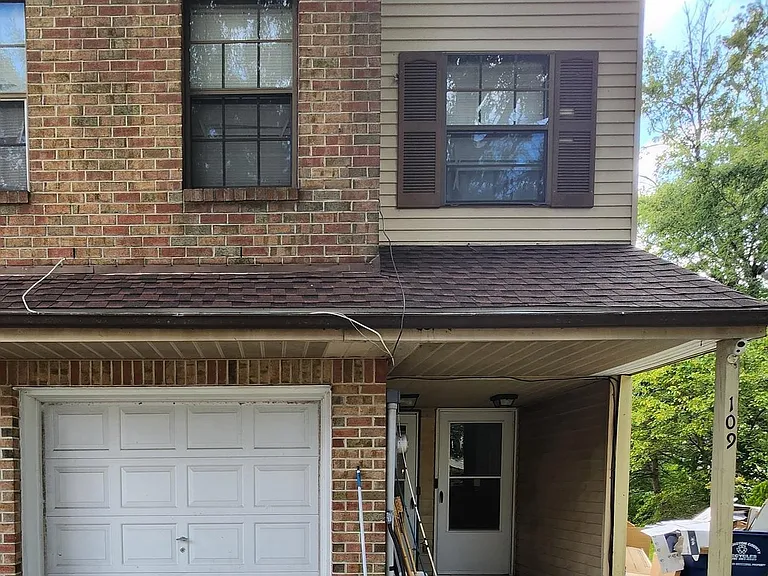 109 Chaucer Rd #B — Photo 2