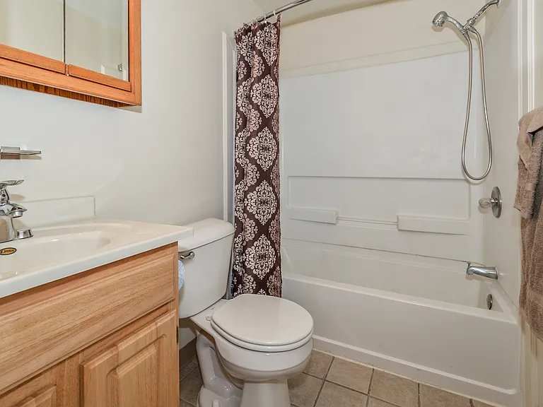 Park Hill Apartments — Photo 11