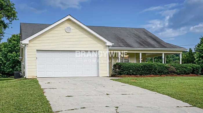 200 Falcon Ridge Dr — Photo 2