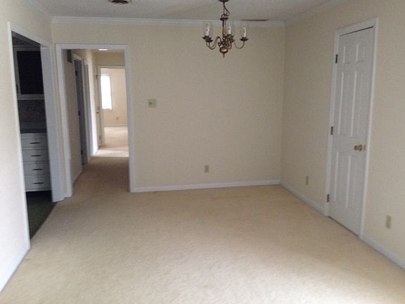 2nd image of 4 E Fountain View Cir