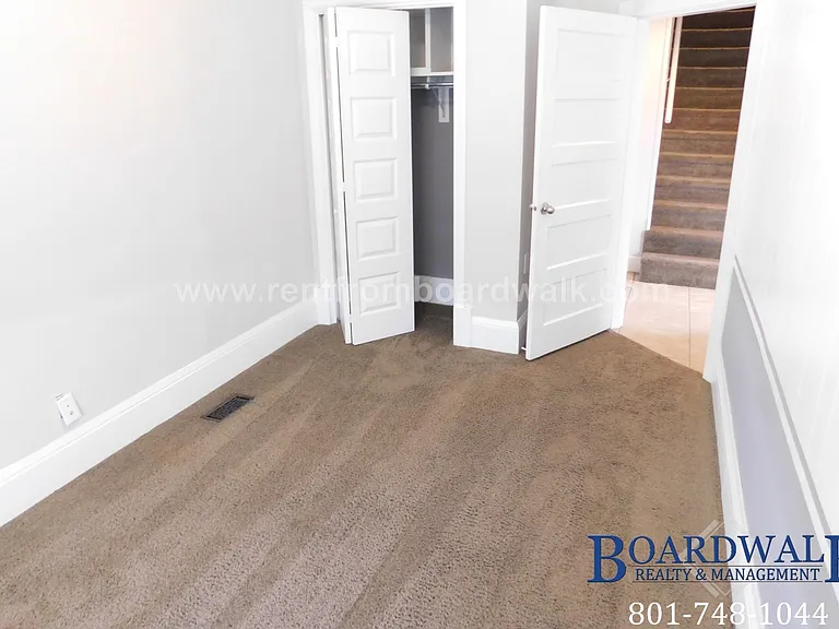 657 E Warnock Ave — Photo 26
