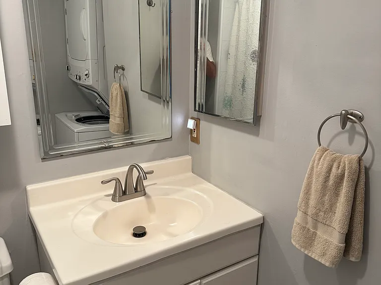 903 Valley Dr — Photo 9