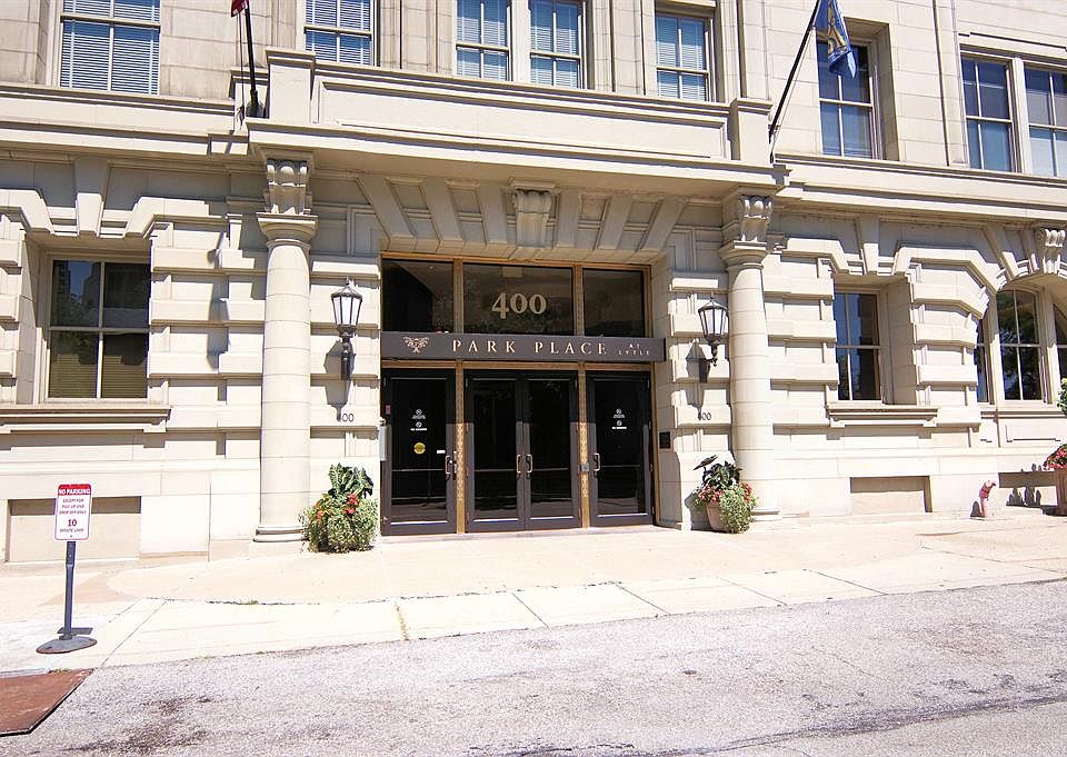 1st image of 400 Pike St Unit 715