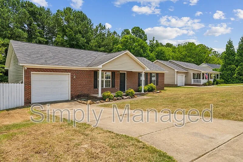 3 bed, 2.0 bath, 1141 sqft, $1,675 — Photo 4