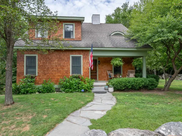 15 Chamberlain Road, New Boston, NH 03070