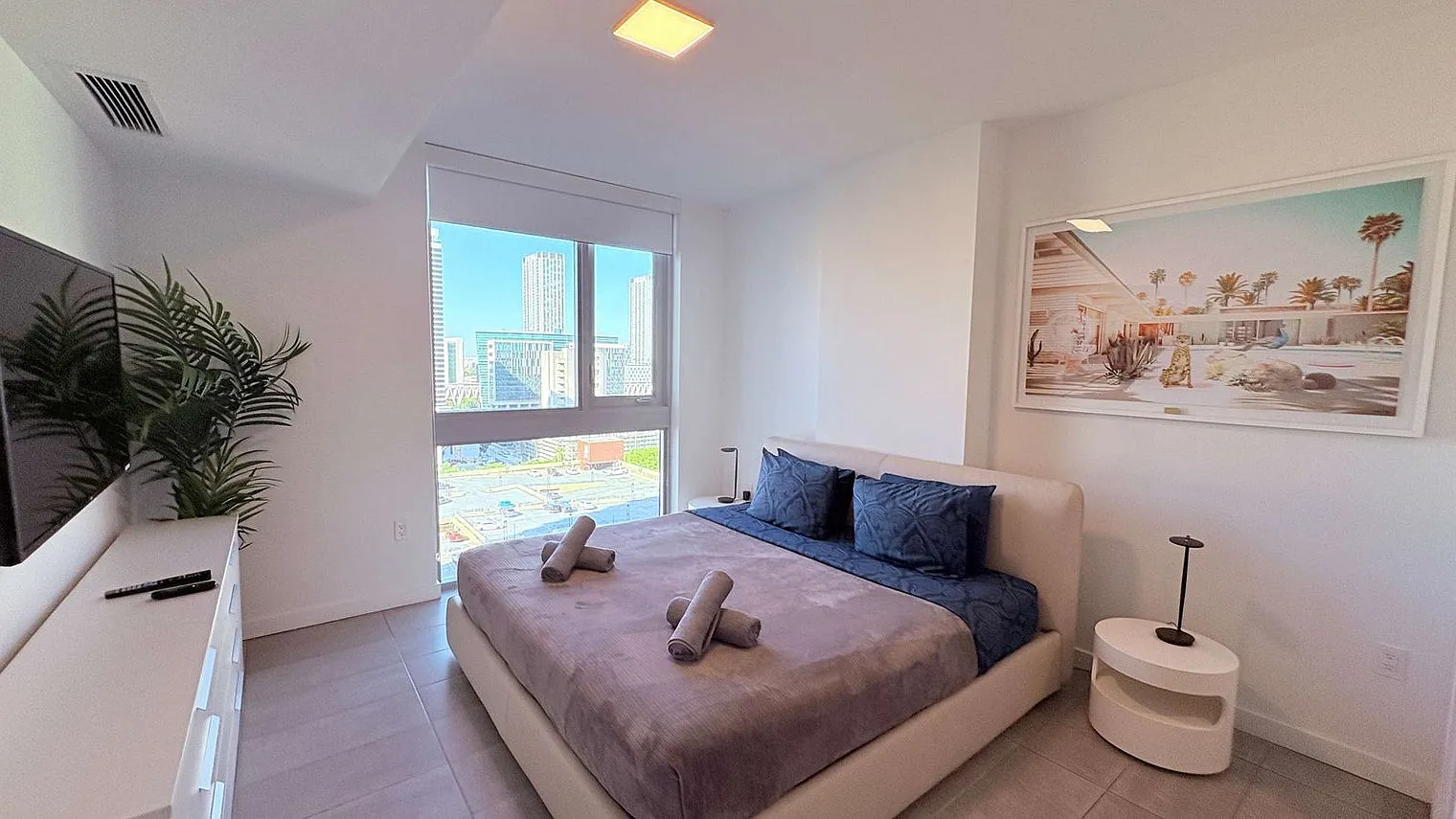 1 bed, 1.0 bath, 581 sqft, $3,738 — Photo 3