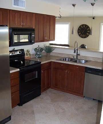 3rd image of 407 N Valencia Dr