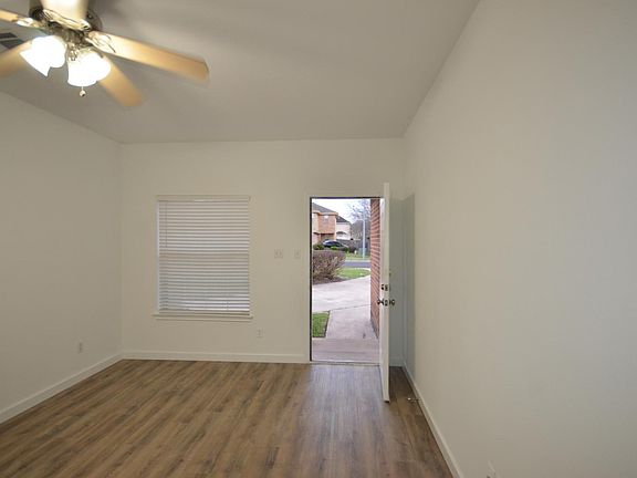 4th image of 2871 Southampton Way APT B