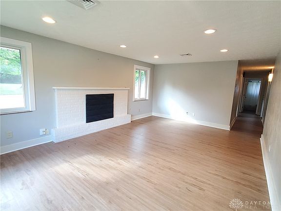 5th image of 965 Donson Dr