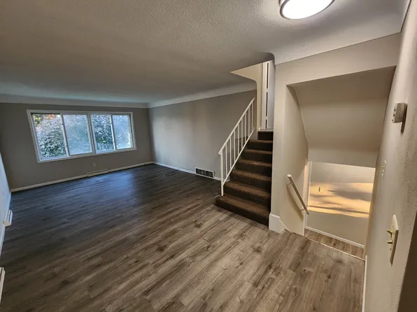 405 2nd Ave S, South Saint Paul, MN 55075