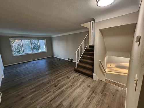 405 2nd Ave S Photo 1