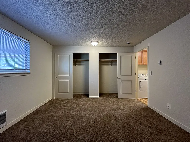 Bright and Airy Home with Stainless Steel Kitchen, Vaulted Ceilings & Washer + Dryer — Photo 33