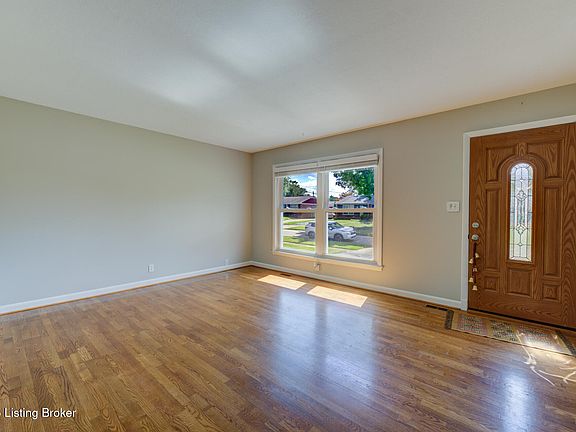 5th image of 3132 Roselawn Blvd