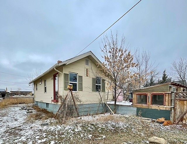 208 3rd Ave NE, Dutton, MT 59433 | Zillow