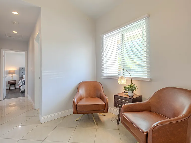 829 E Camino Real Ave — Photo 5