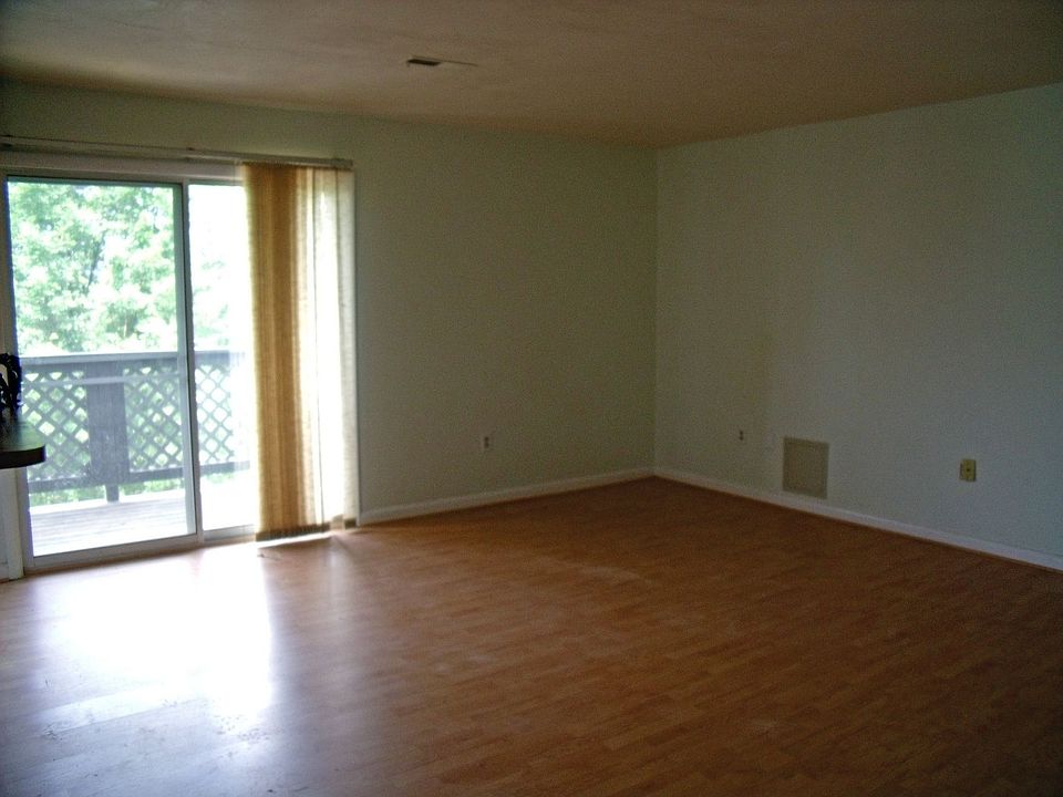 1st image of 854 Claytor Sq