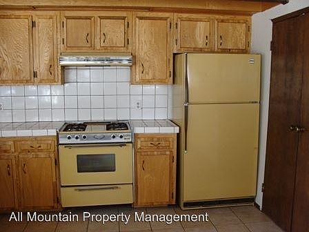 4th image of 225 Whipple Dr