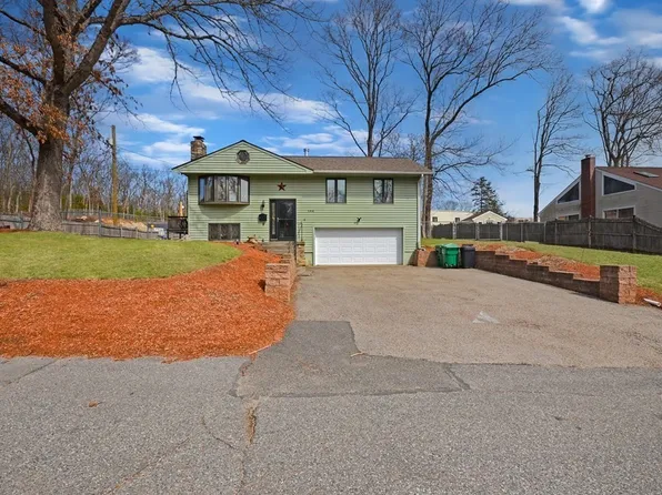 104 Susanne Dr, Northbridge, MA 01534