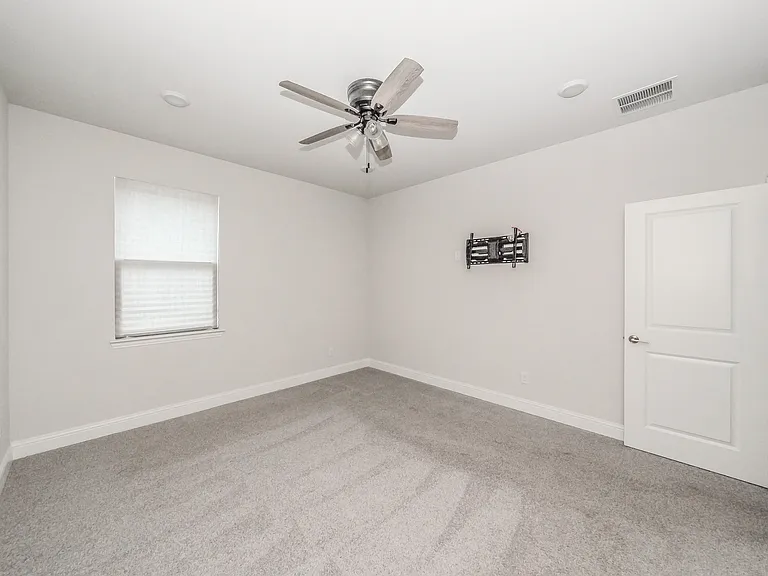 727 Mahogany Ln — Photo 18