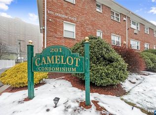 201 Oakdene Pl #C00E2, Cliffside Park, NJ 07010