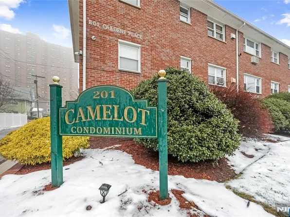 201 Oakdene Pl #C00e2, Cliffside Park, NJ 07010
